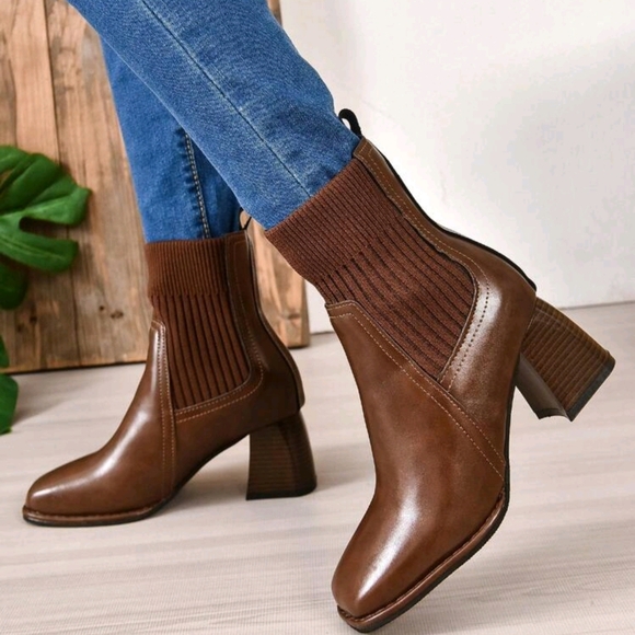 Fashionable Light-weight Comfortable Brown Boots - Picture 2 of 5